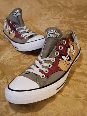 CONVERSE Warner Bros X Taz Green  Low-Top Men's 8.0 Woman's 10.0